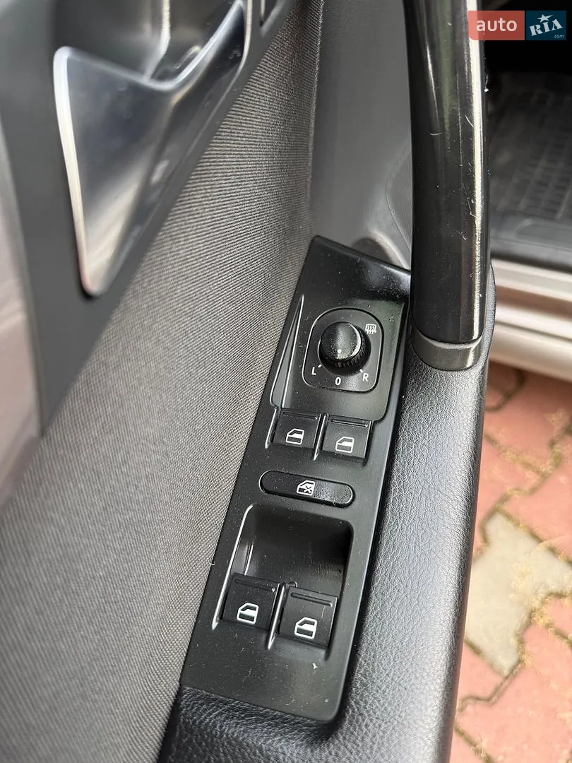 2011 Volkswagen Passat - мініатюра 30