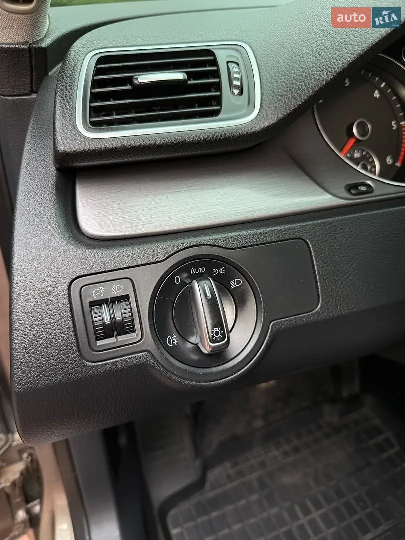 2011 Volkswagen Passat - мініатюра 35