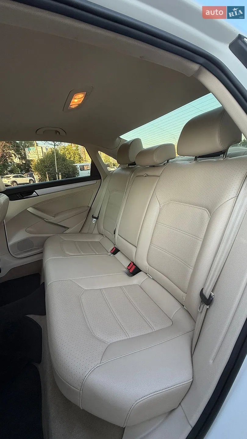 2013 Volkswagen Passat - мініатюра 11
