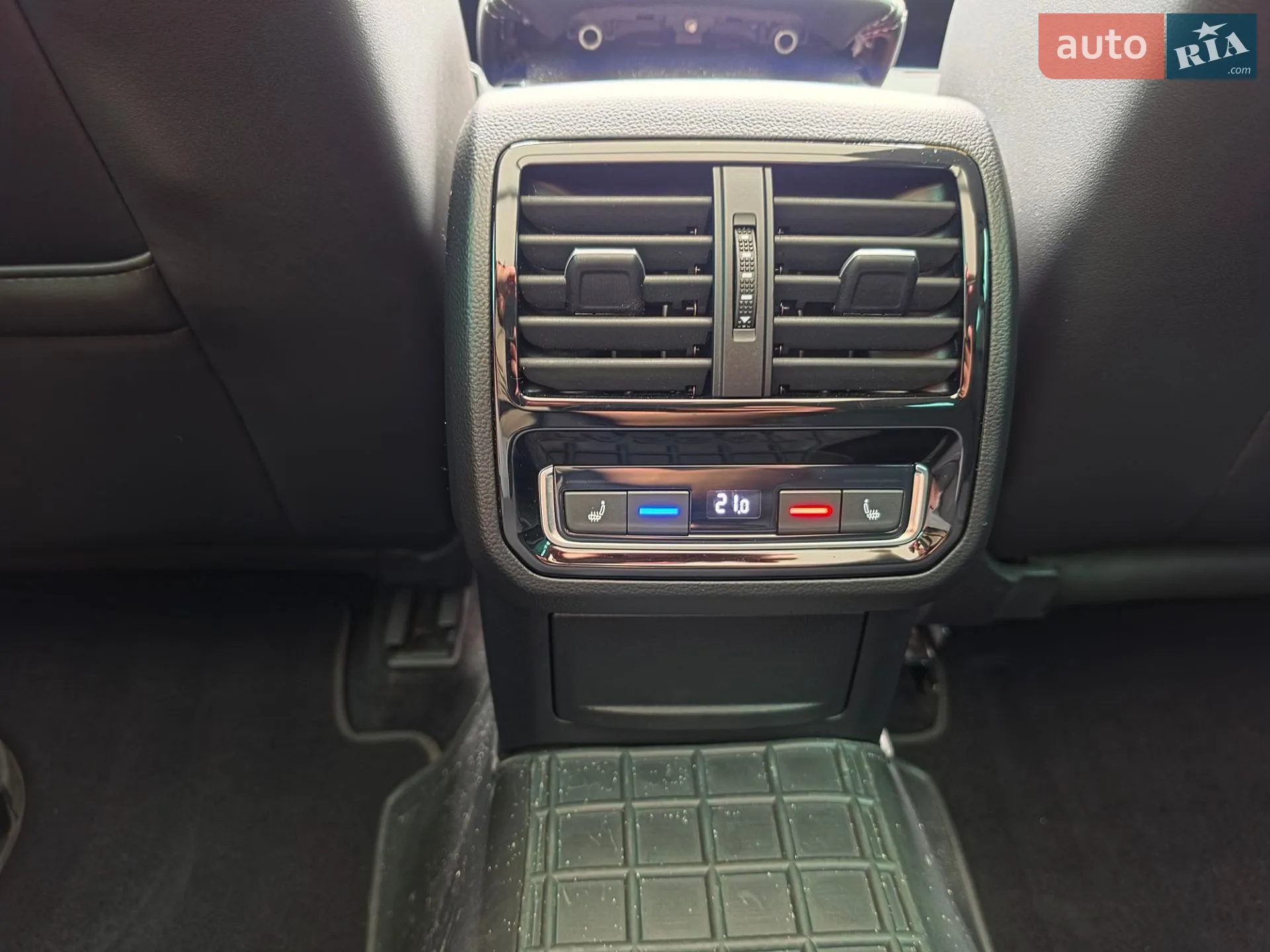 Volkswagen Passat 2020 VIN WVWZZZ3CZLE084487 фото оголошення 25 з 40