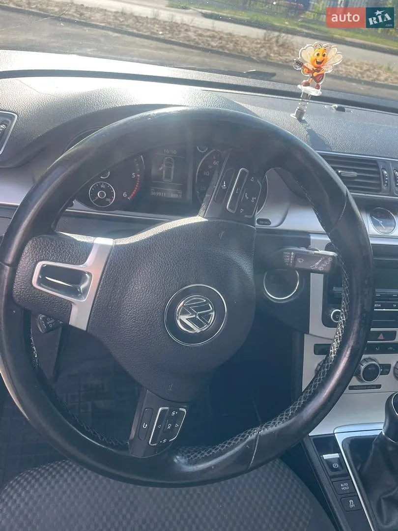 2012 Volkswagen Passat - мініатюра 11