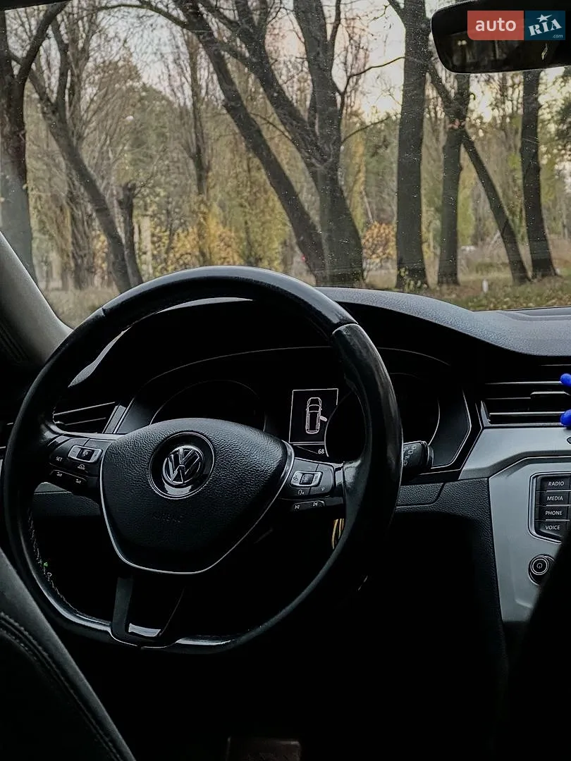 2017 Volkswagen Passat - мініатюра 16