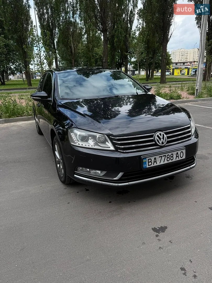 2013 Volkswagen Passat - мініатюра 3