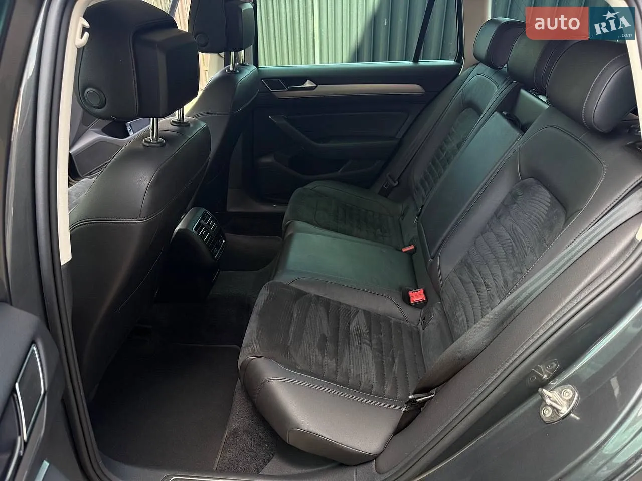 2016 Volkswagen Passat - мініатюра 28