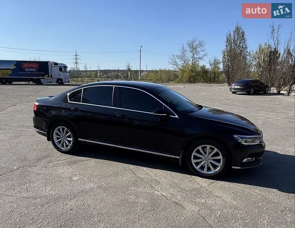 2015 Volkswagen Passat - мініатюра 2