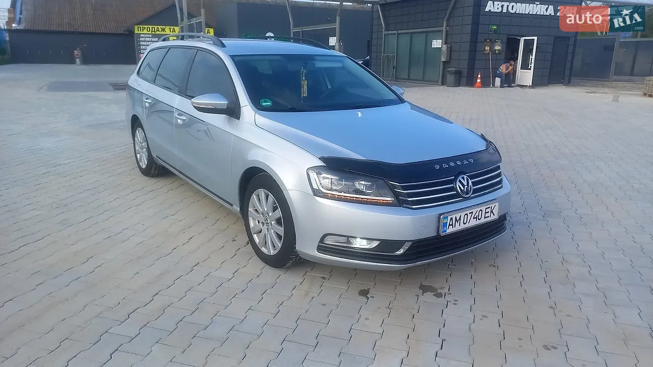 2010 Volkswagen Passat - мініатюра 9