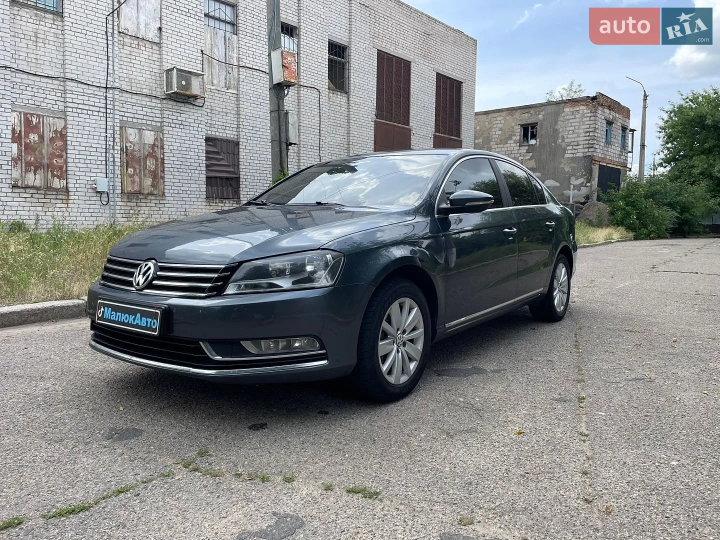 2013 Volkswagen Passat - мініатюра 2