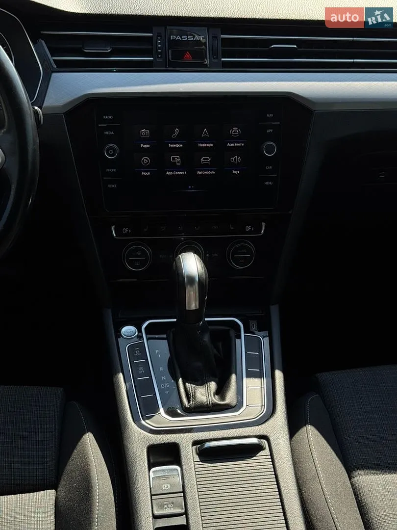 2019 Volkswagen Passat - мініатюра 32