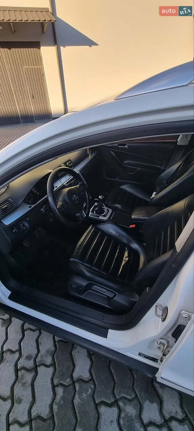 2010 Volkswagen Passat - мініатюра 6