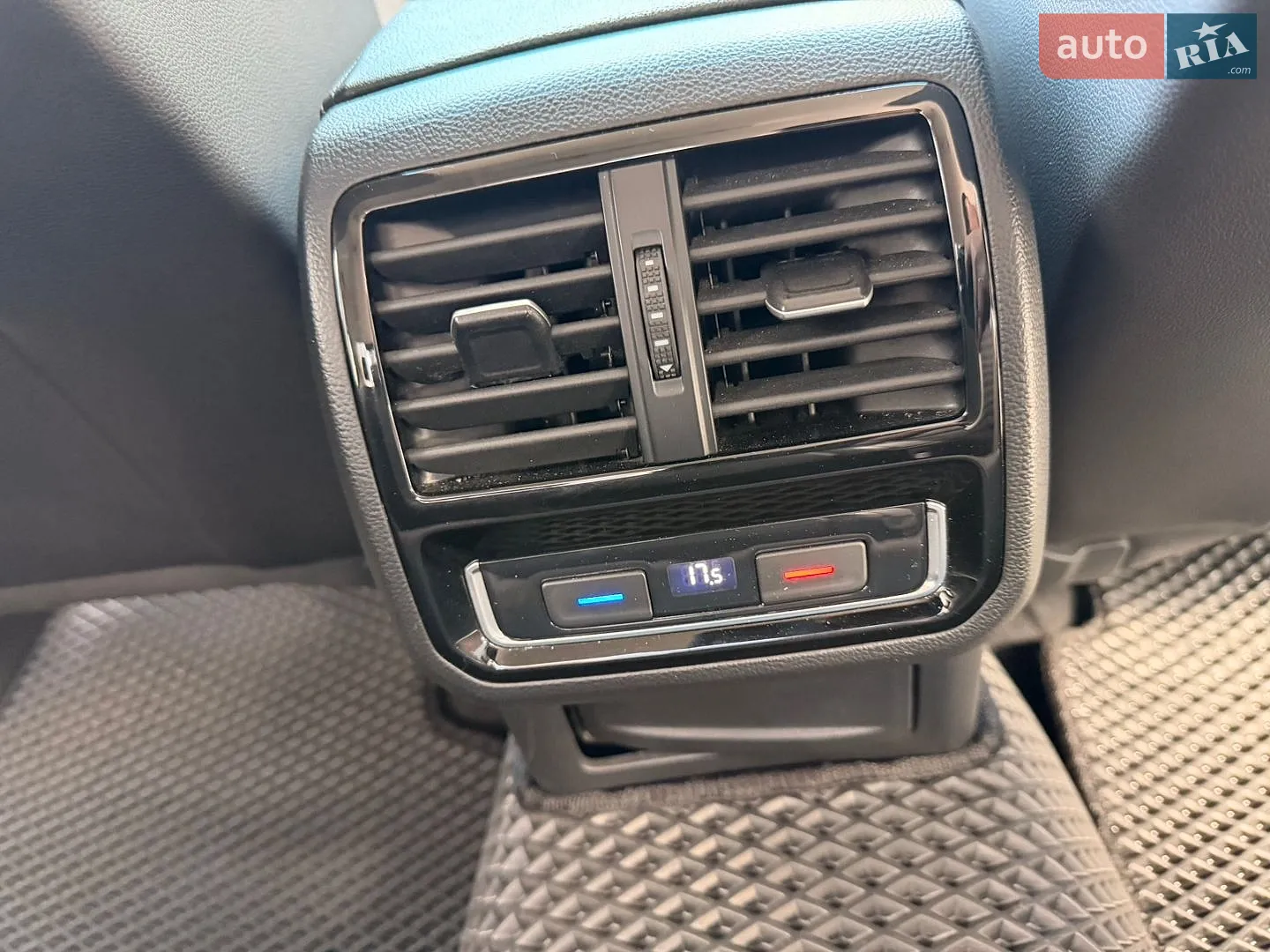 2019 Volkswagen Passat - мініатюра 16