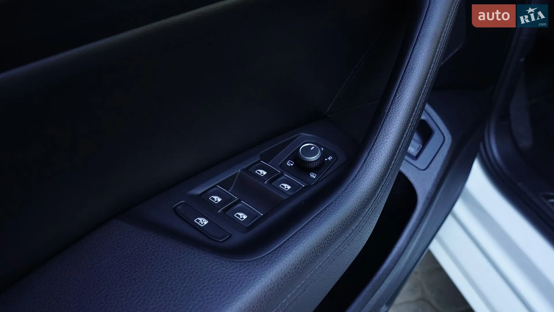 2017 Volkswagen Passat - мініатюра 28