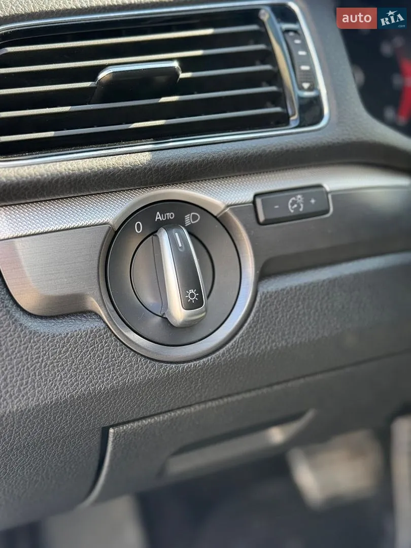 2018 Volkswagen Passat - мініатюра 16
