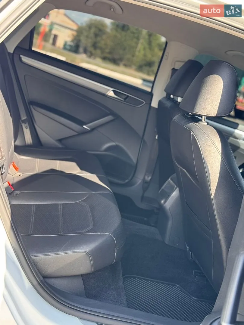 2018 Volkswagen Passat - мініатюра 24