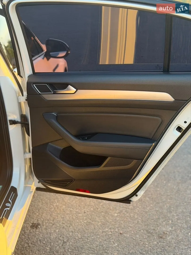 2015 Volkswagen Passat - мініатюра 23