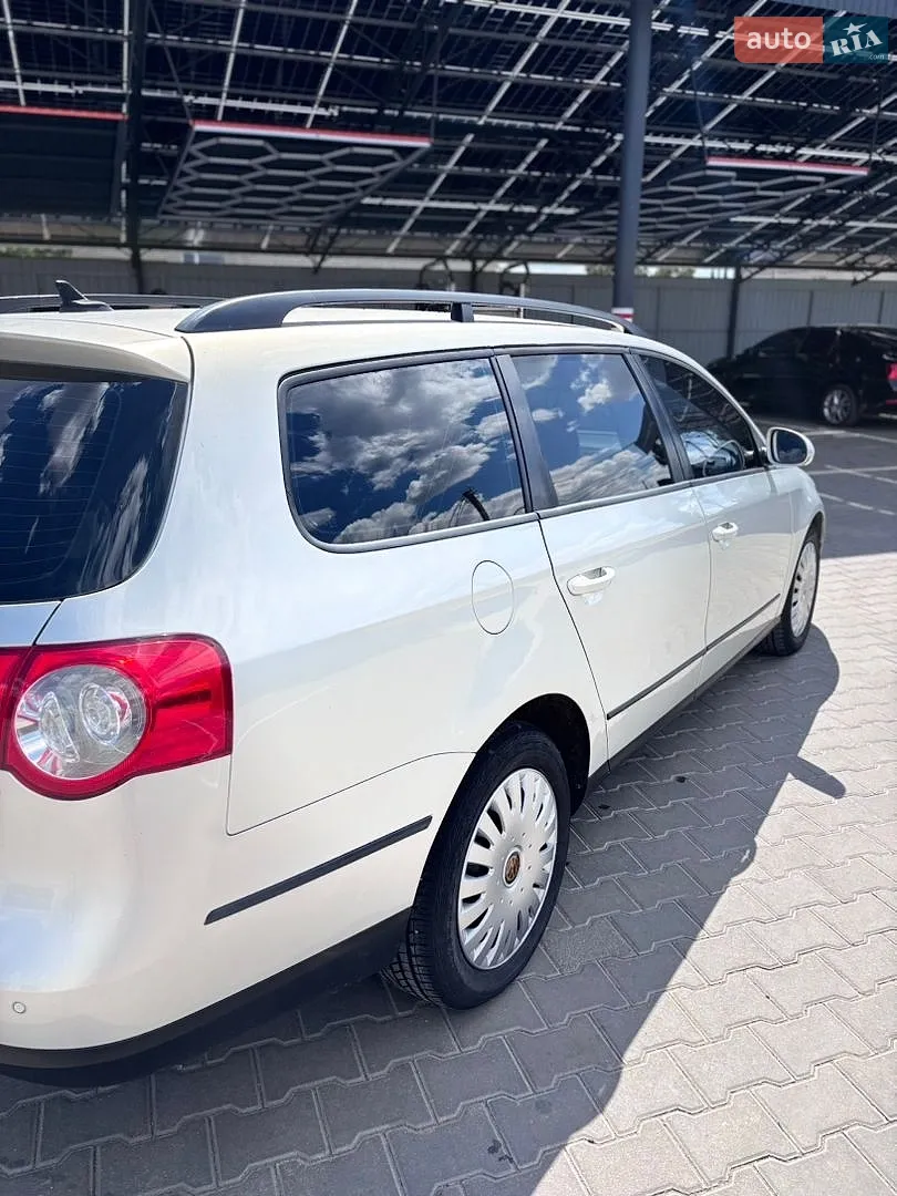 2010 Volkswagen Passat - мініатюра 6
