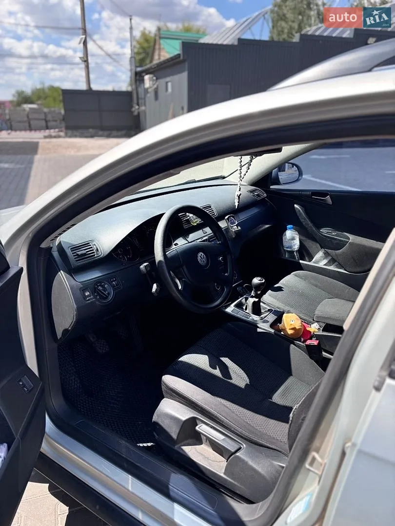 2010 Volkswagen Passat - мініатюра 8