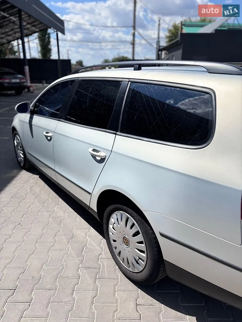 2010 Volkswagen Passat - мініатюра 4