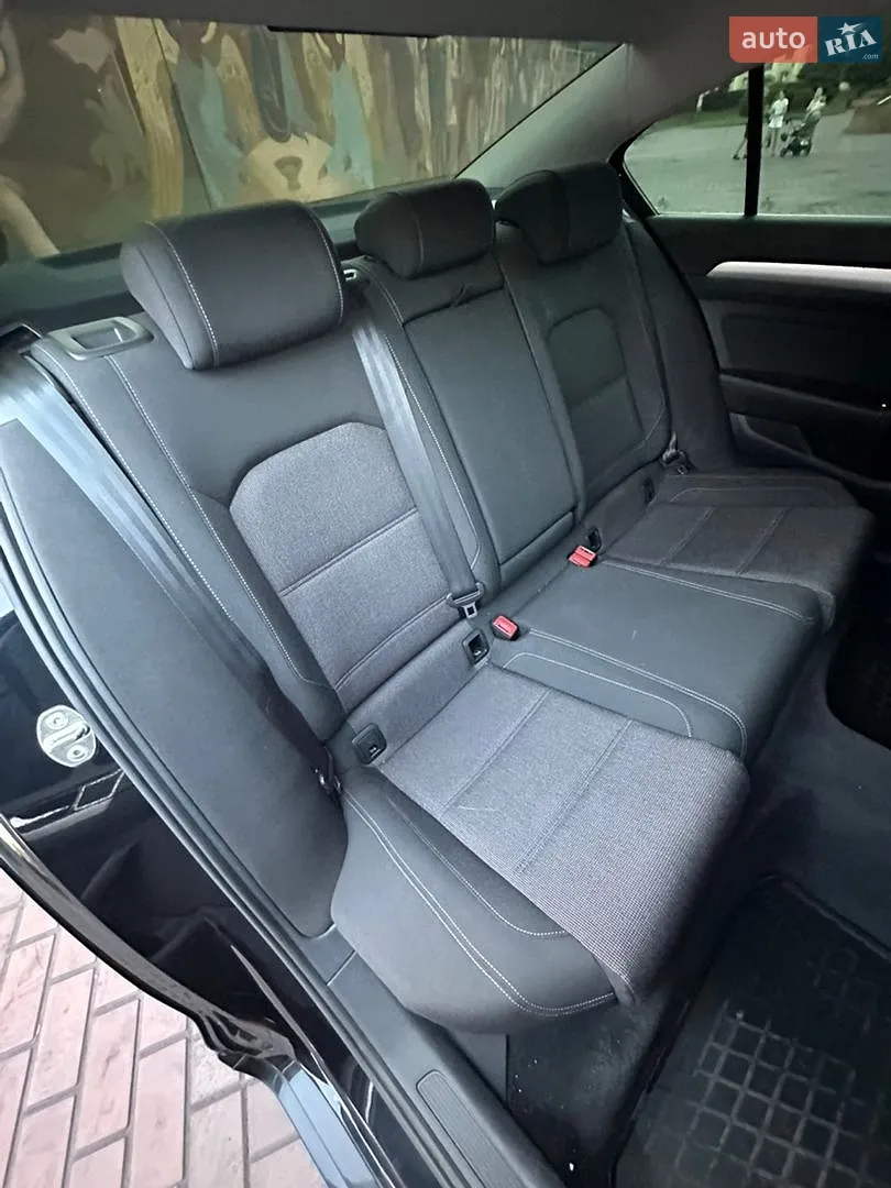 2015 Volkswagen Passat - мініатюра 27