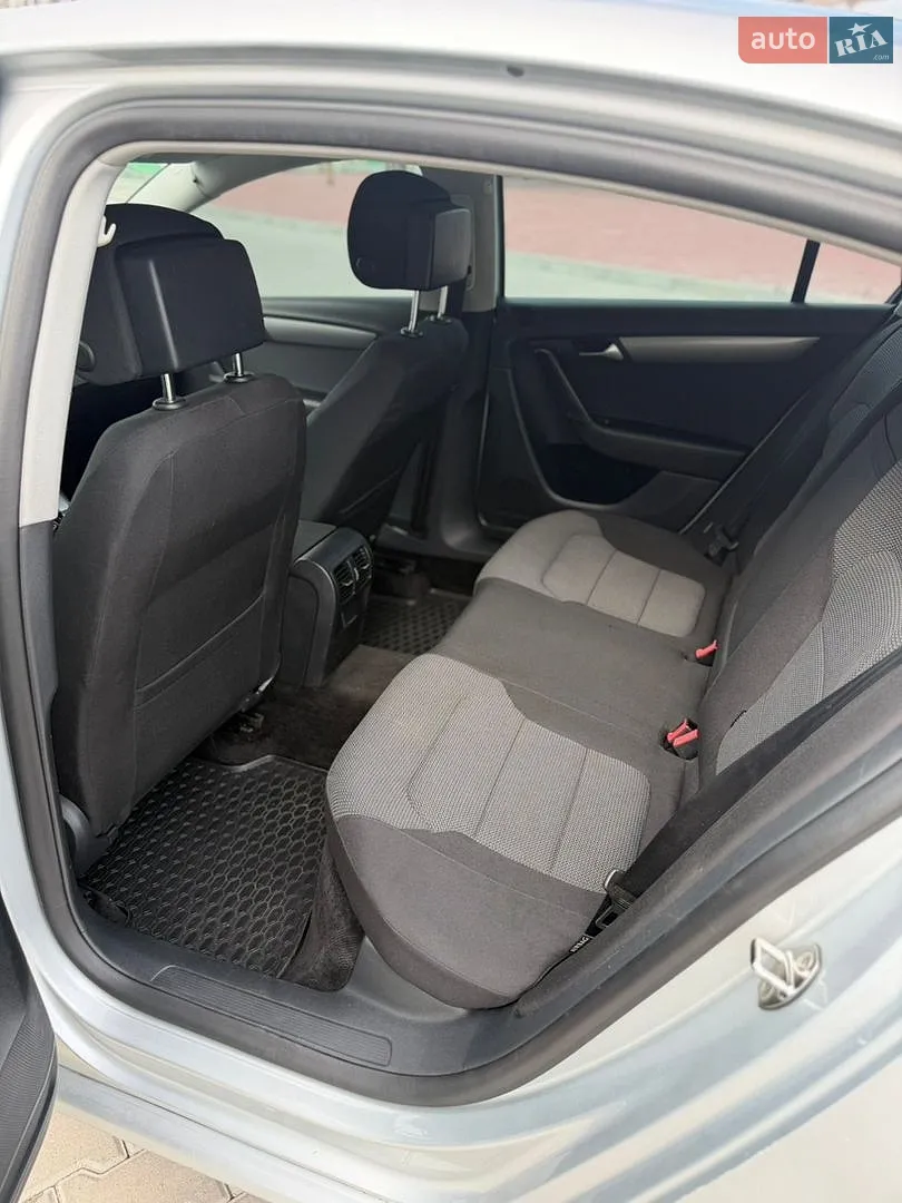 2011 Volkswagen Passat - мініатюра 32