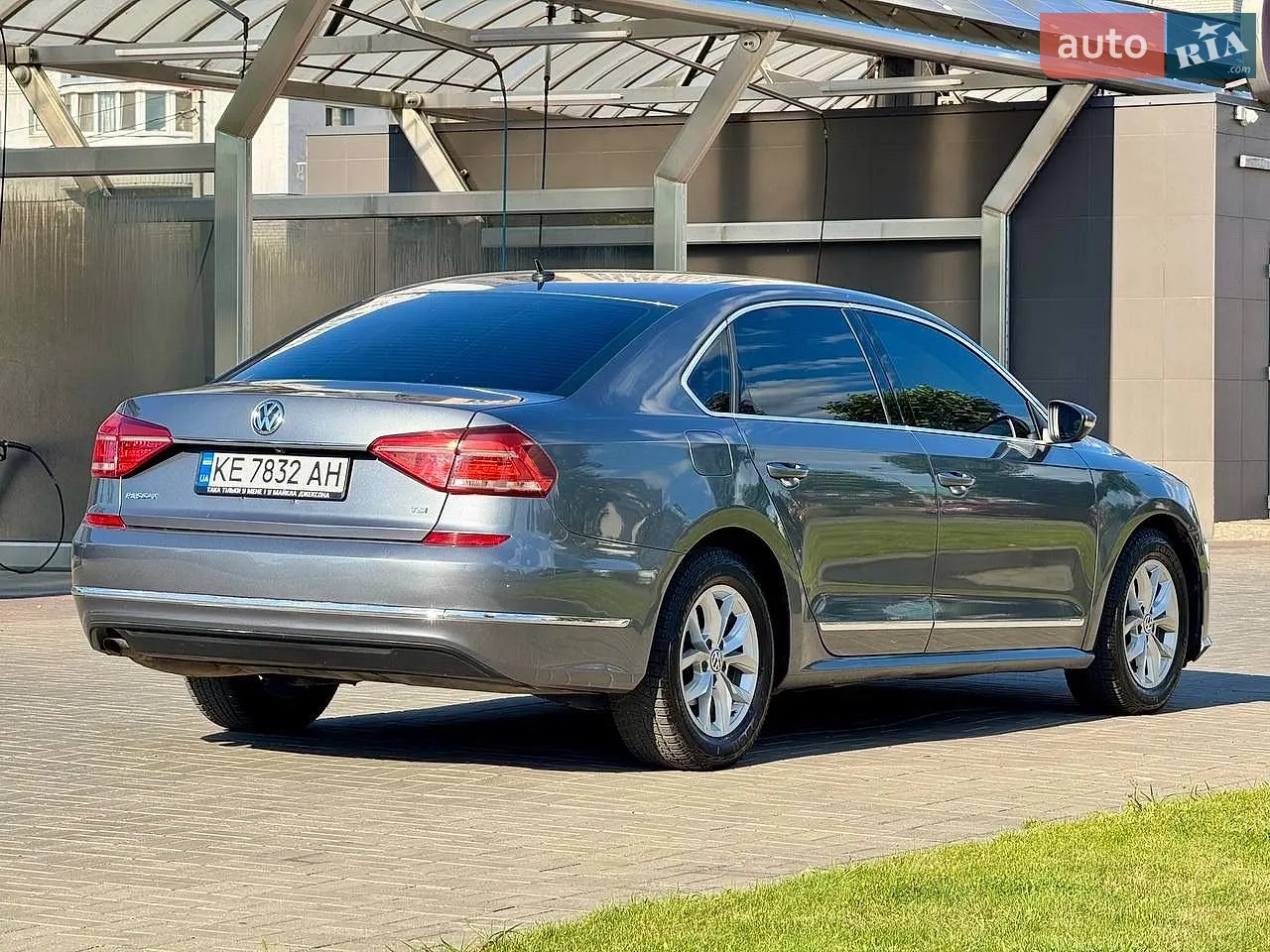 2016 Volkswagen Passat - мініатюра 2