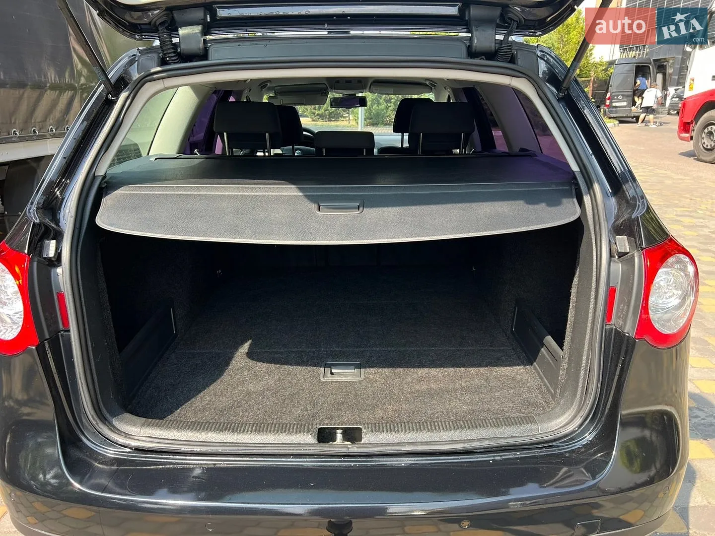 2010 Volkswagen Passat - мініатюра 8