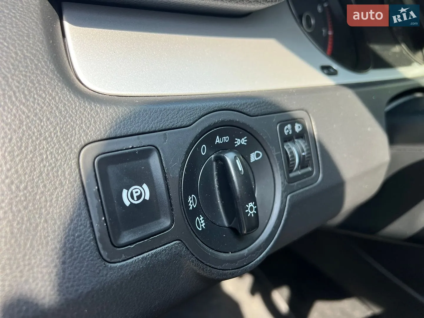 2010 Volkswagen Passat - мініатюра 16