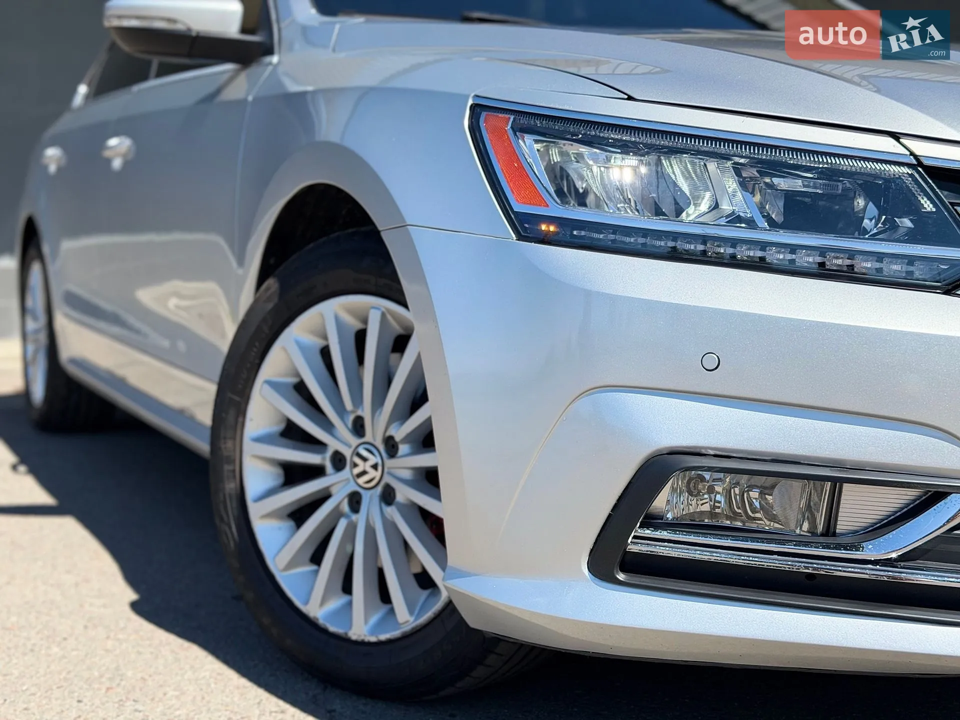 2016 Volkswagen Passat - мініатюра 2