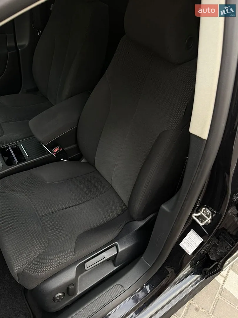 2010 Volkswagen Passat - мініатюра 8