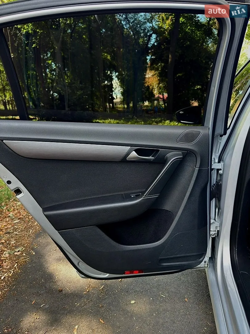 2014 Volkswagen Passat - мініатюра 37