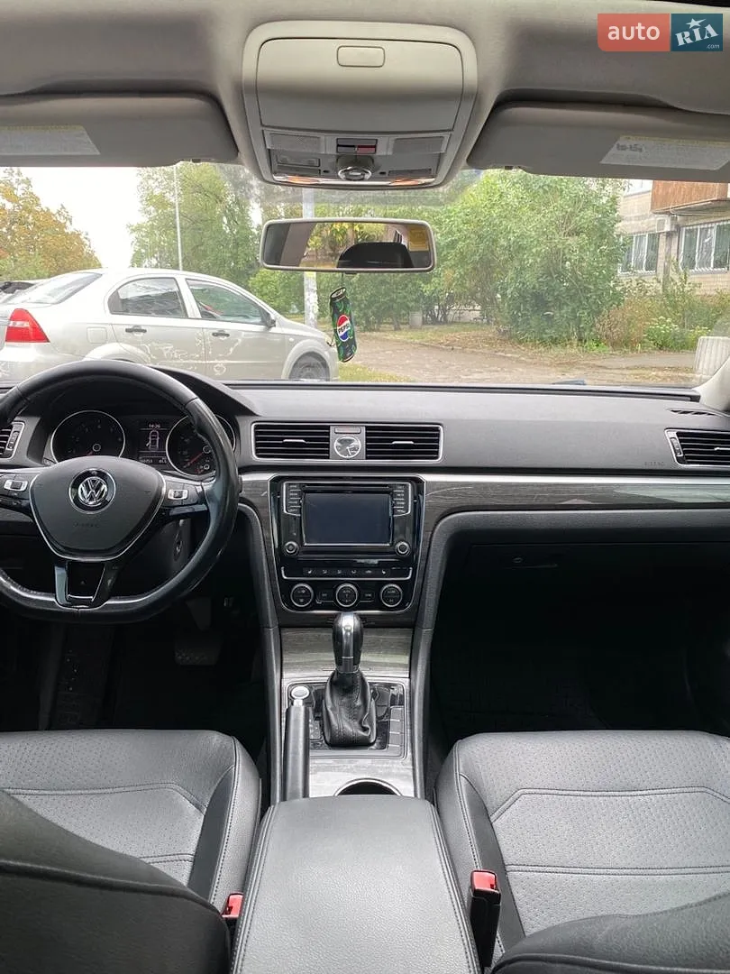2017 Volkswagen Passat - мініатюра 15