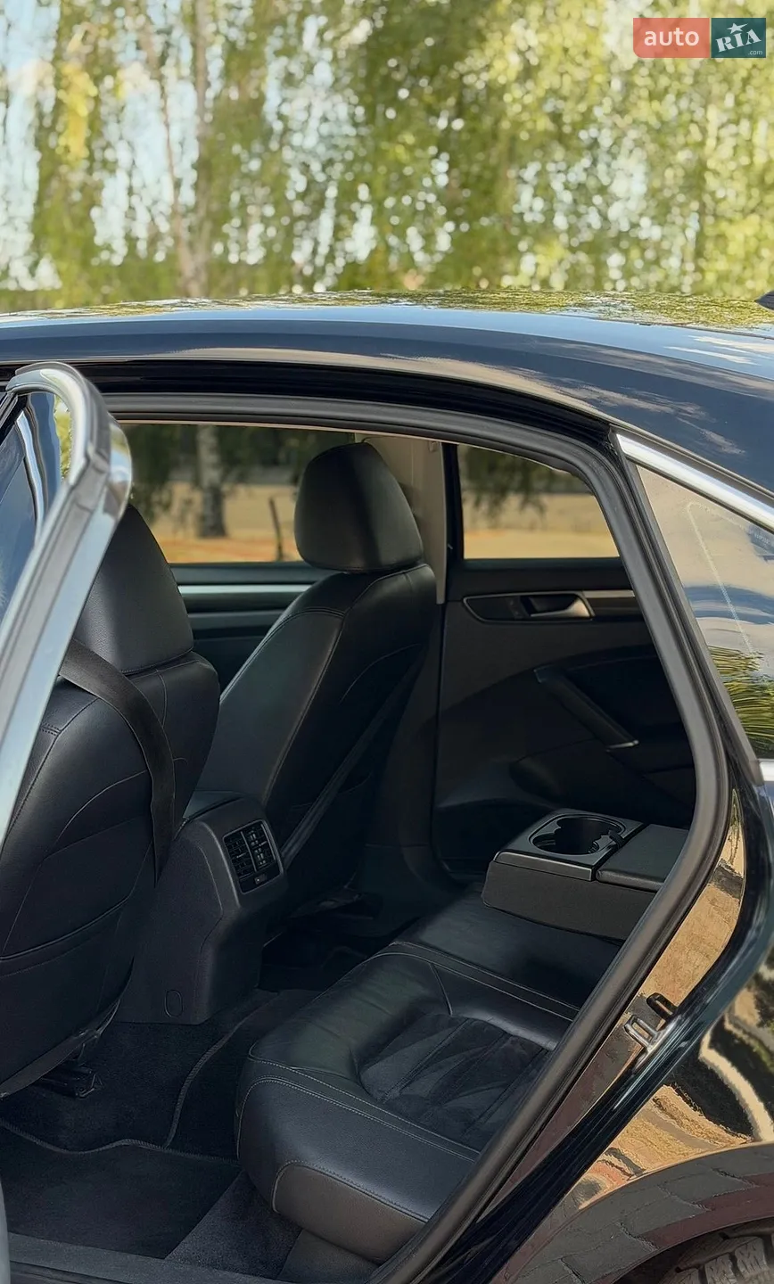 2012 Volkswagen Passat - мініатюра 8
