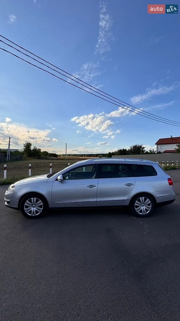 2010 Volkswagen Passat - мініатюра 3