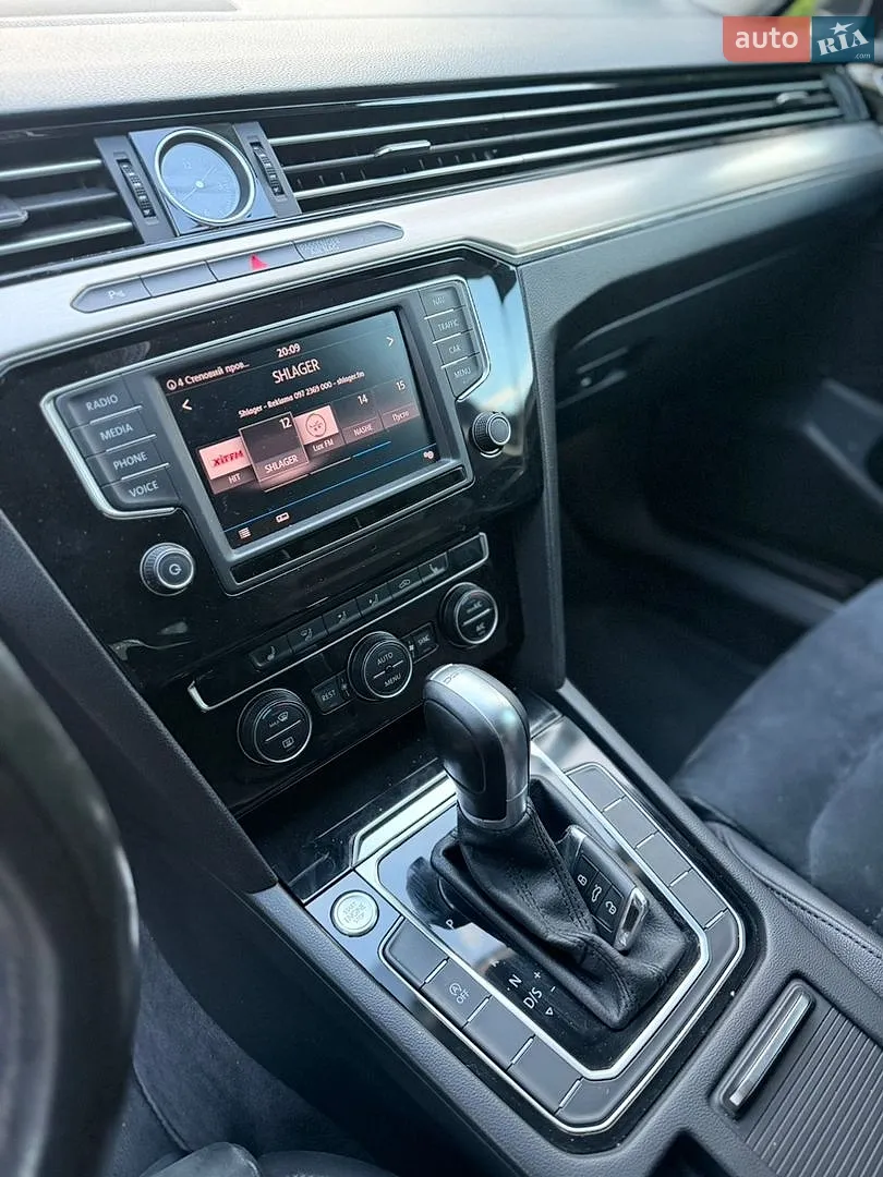 2016 Volkswagen Passat - мініатюра 10