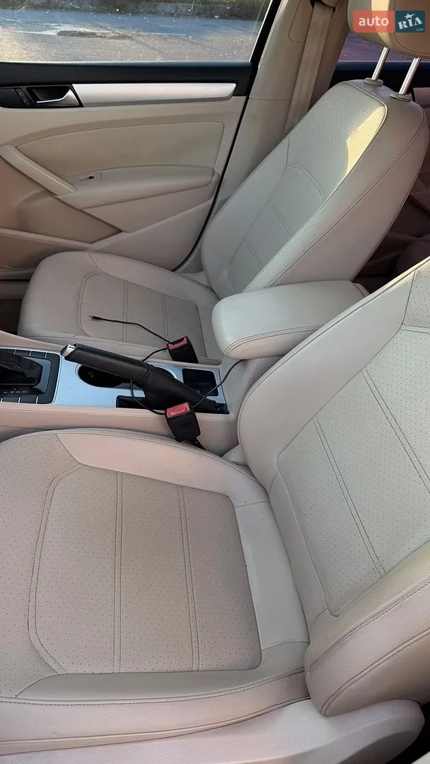 2012 Volkswagen Passat - мініатюра 22