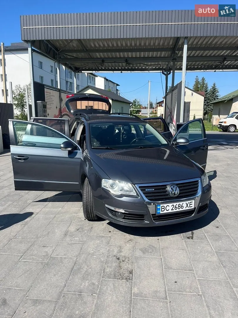2010 Volkswagen Passat - мініатюра 2