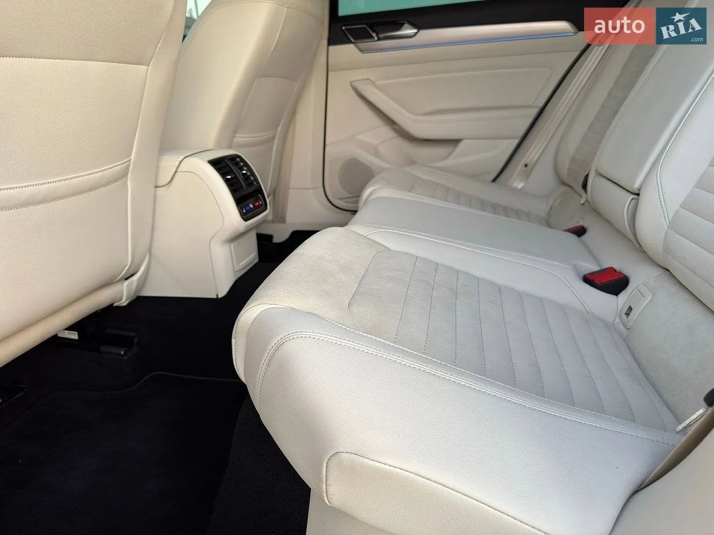 2019 Volkswagen Passat - мініатюра 27
