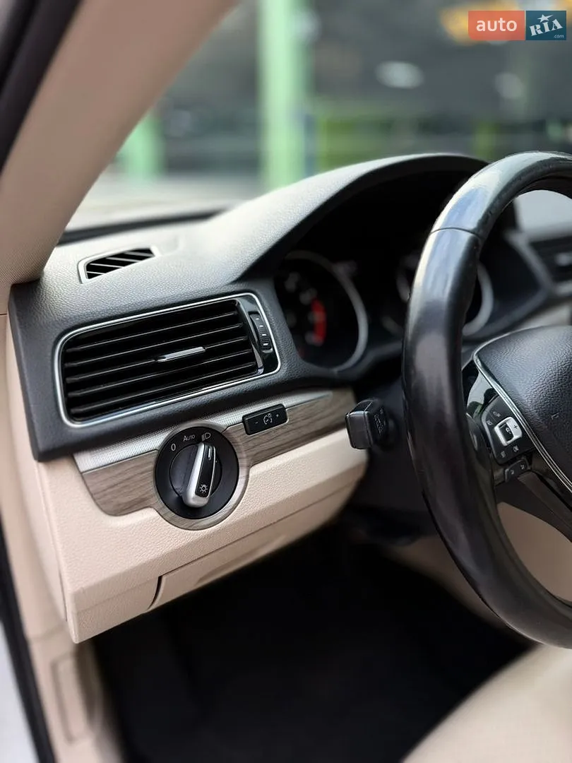 2015 Volkswagen Passat - мініатюра 23