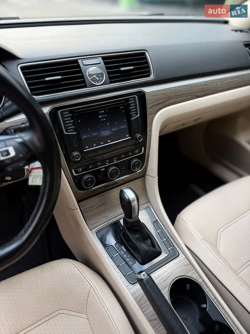 2015 Volkswagen Passat - мініатюра 25