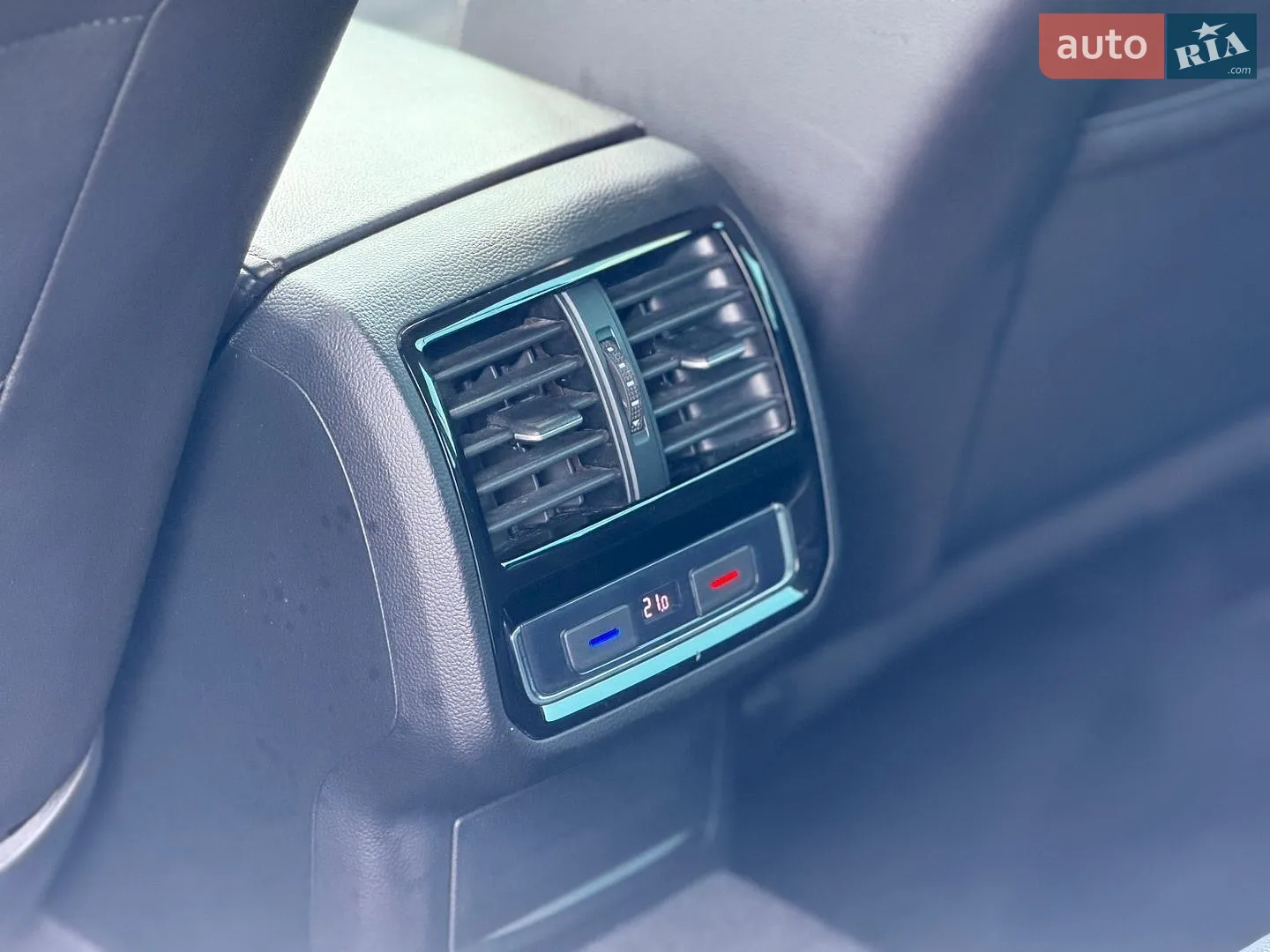 2019 Volkswagen Passat - мініатюра 32