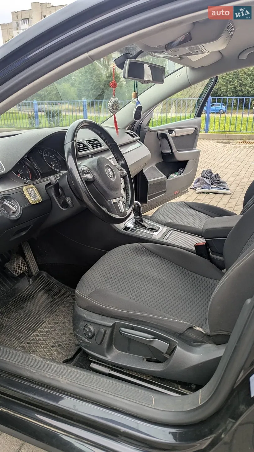 2011 Volkswagen Passat - мініатюра 31