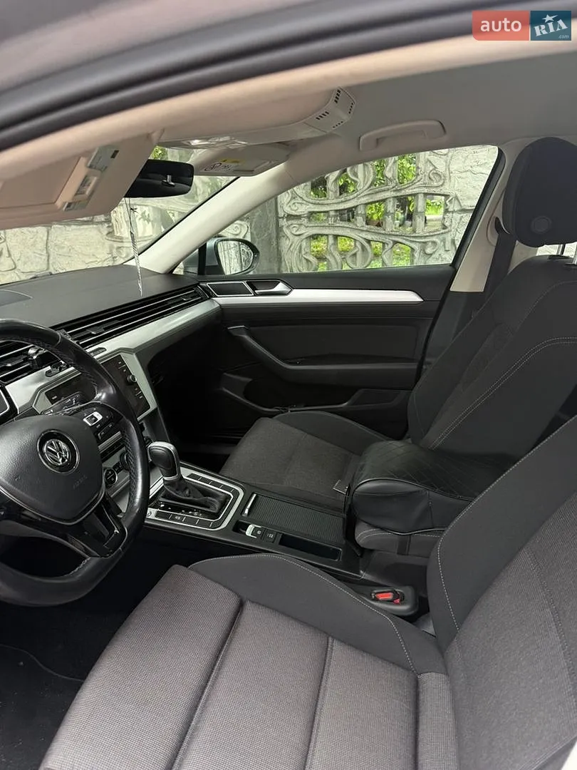 2019 Volkswagen Passat - мініатюра 13