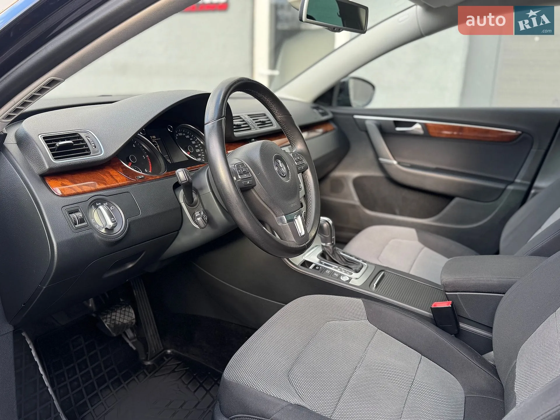 2013 Volkswagen Passat - мініатюра 41