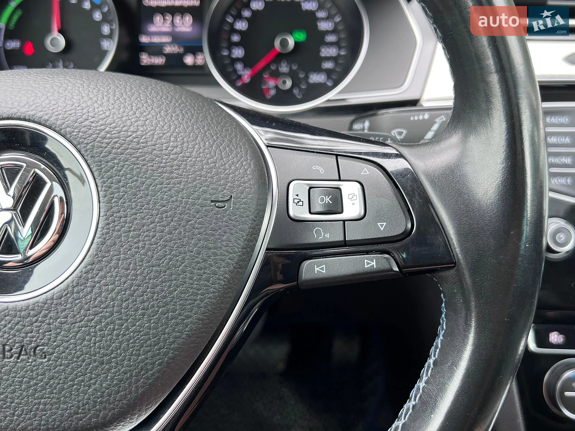 2016 Volkswagen Passat - мініатюра 16