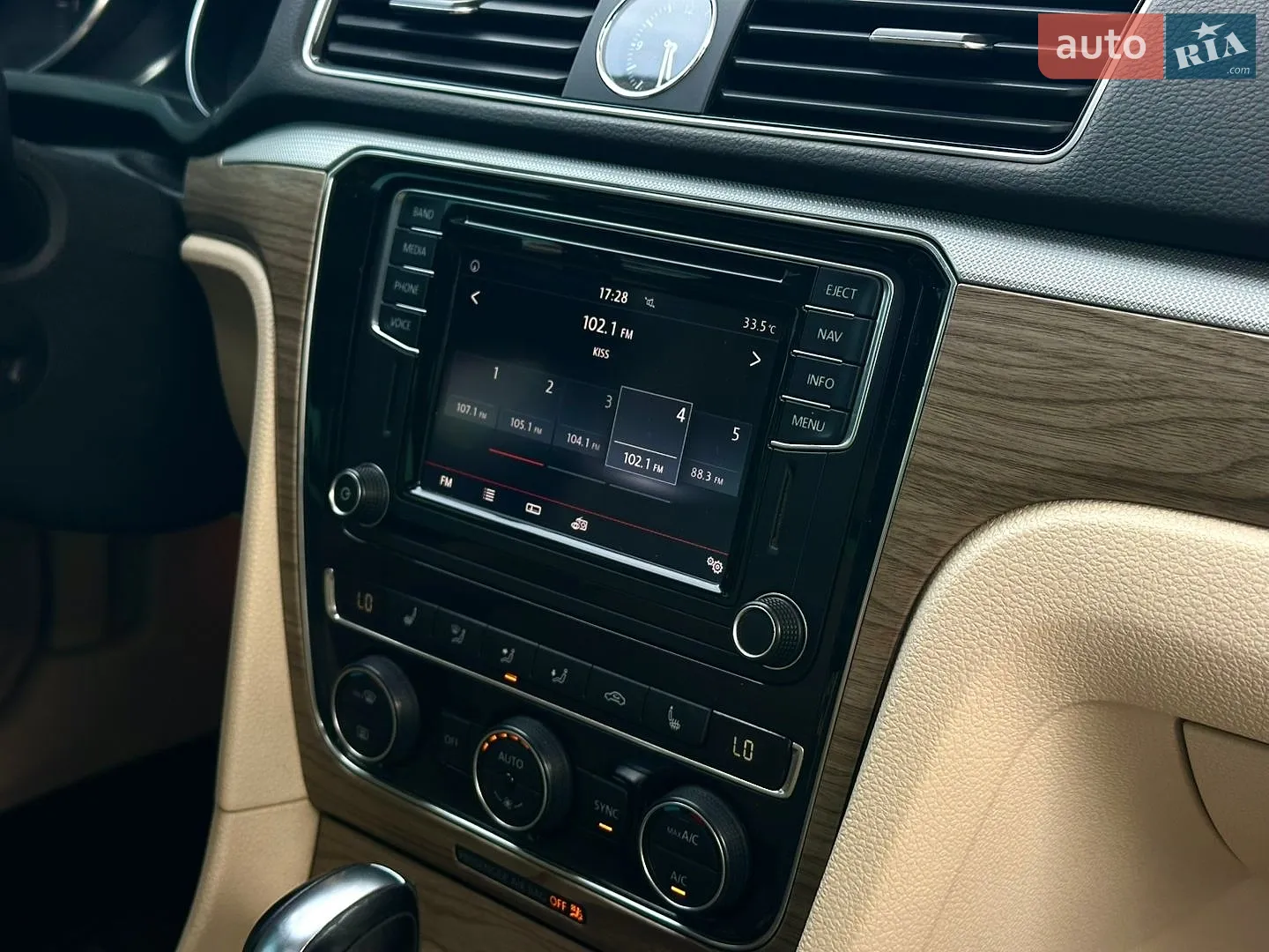 2016 Volkswagen Passat - мініатюра 10