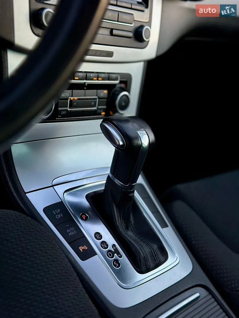 2010 Volkswagen Passat - мініатюра 32