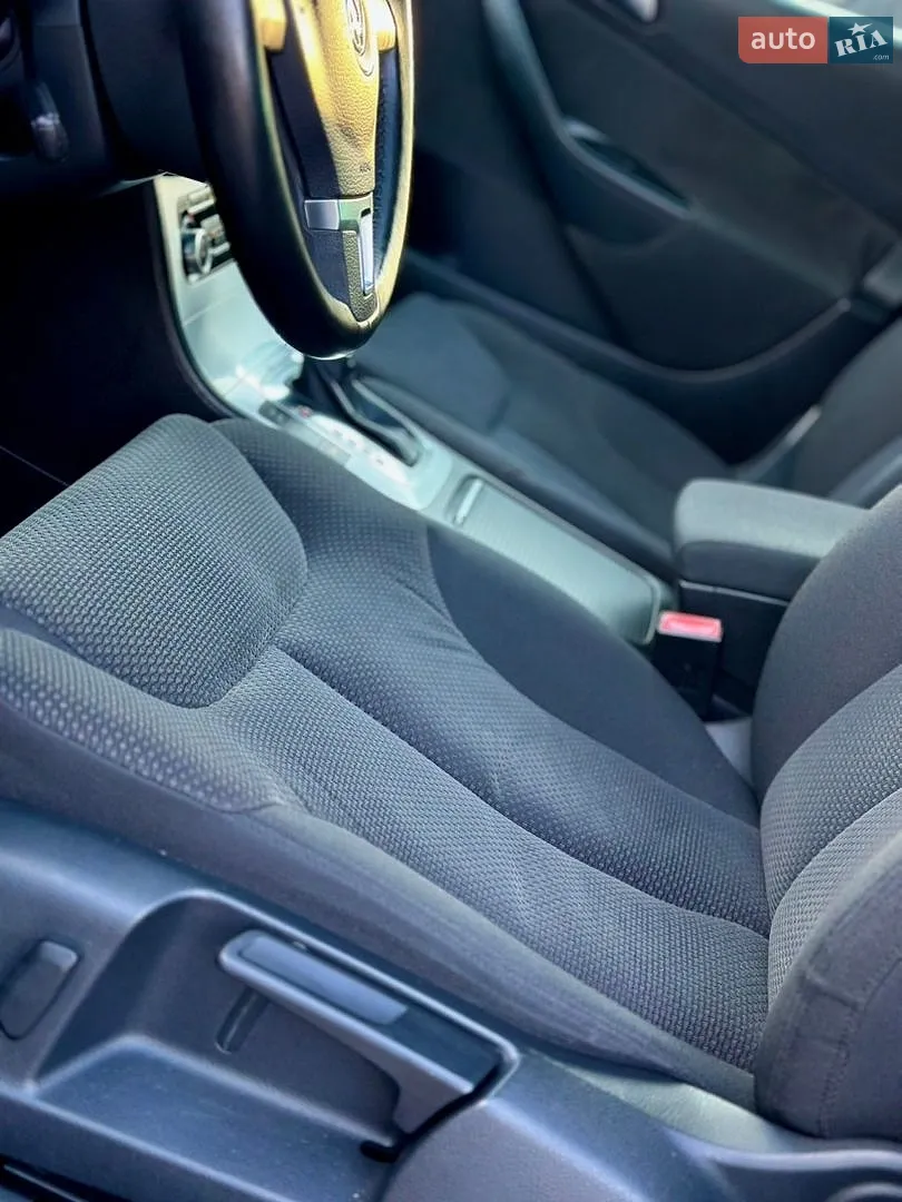 2010 Volkswagen Passat - мініатюра 33