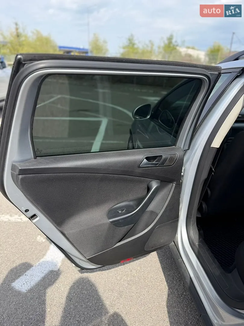 2010 Volkswagen Passat - мініатюра 11