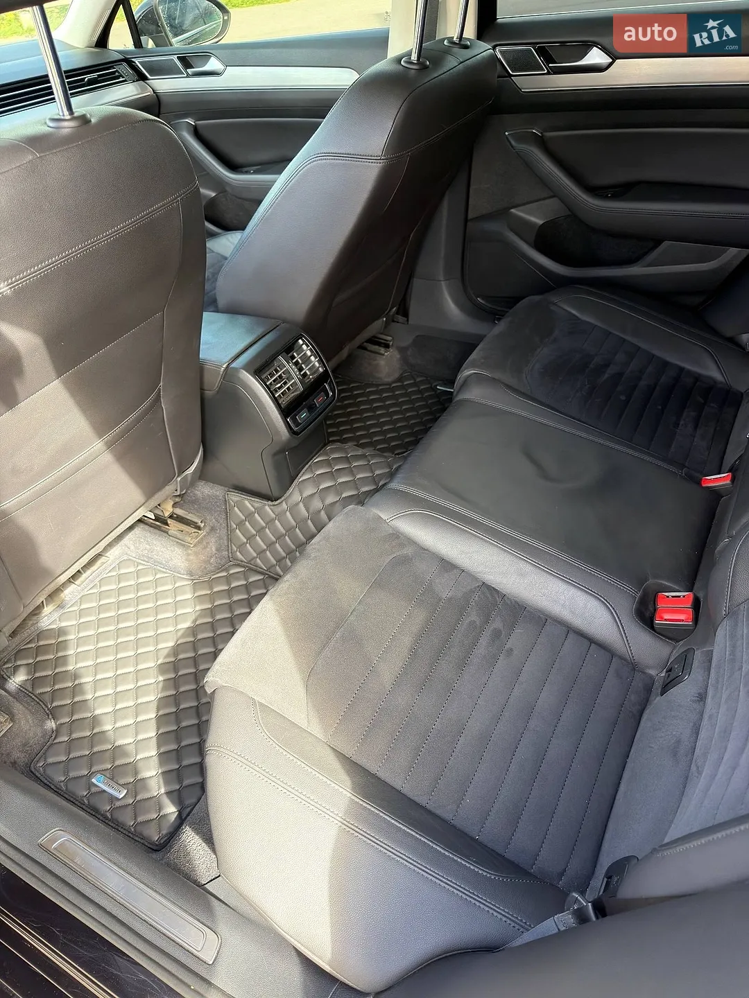 2016 Volkswagen Passat - мініатюра 15