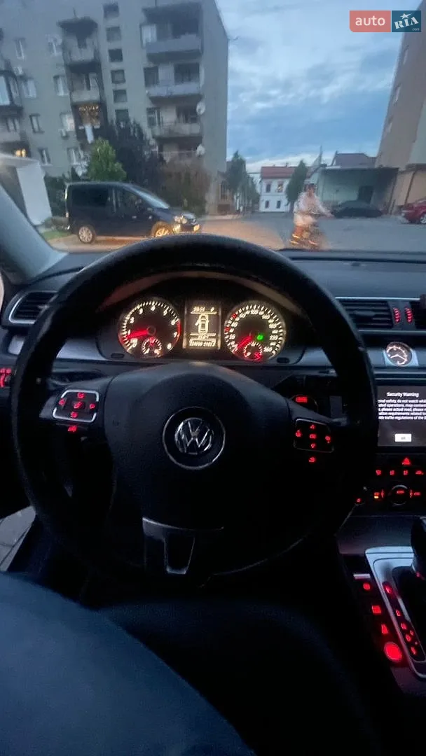 2012 Volkswagen Passat - мініатюра 17