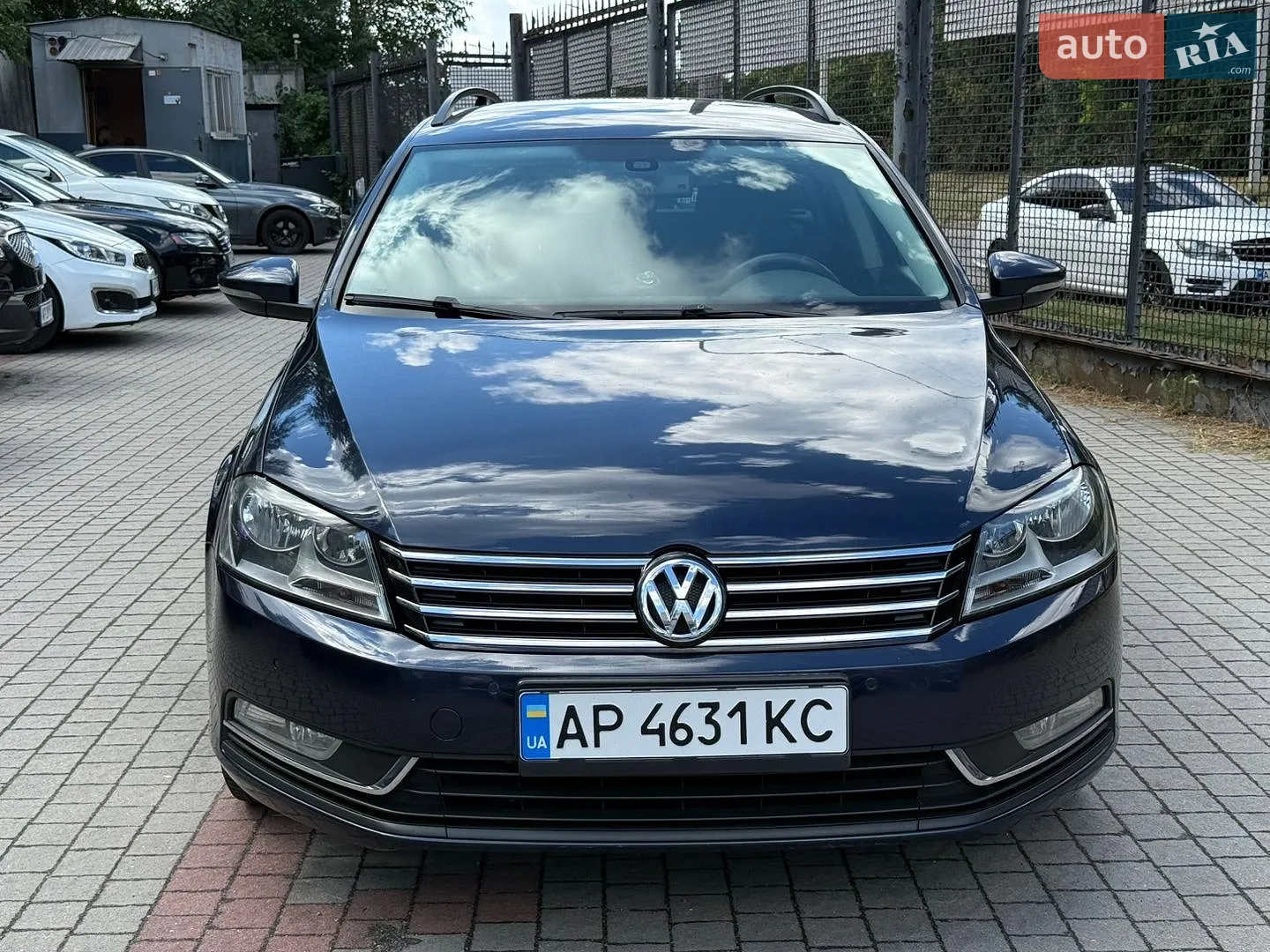 2011 Volkswagen Passat - мініатюра 2